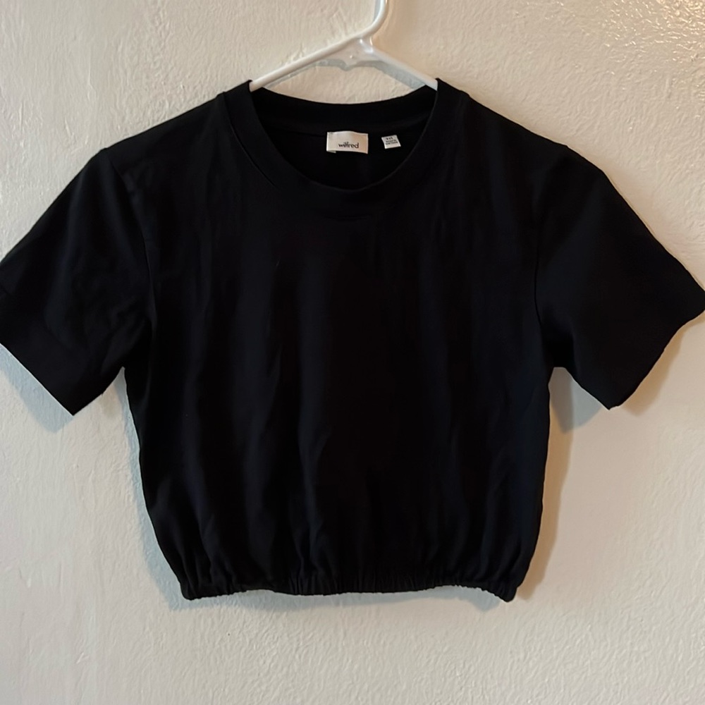 Wilfred cropped black tee